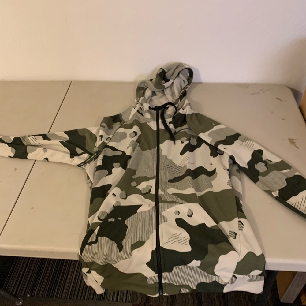 Nike camo hoodie